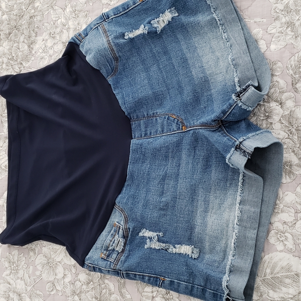 Maternity shorts